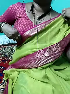 Snapshot of kasmika_kasmika chatting on December 17, 4:43 pm kasmika kasmika online show from December 17, 4:43 pm