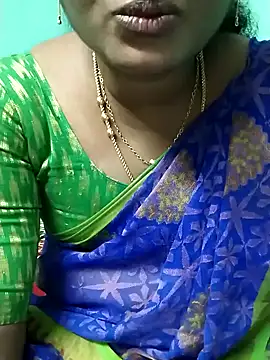 Snapshot of kasmika_kasmika chatting on December 18, 8:09 am kasmika kasmika online show from December 18, 8:09 am