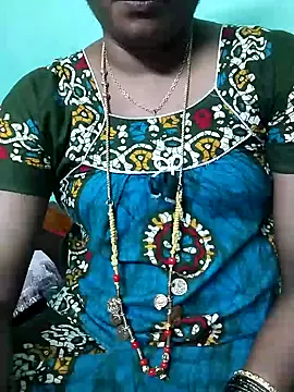 Snapshot of kasmika_kasmika chatting on December 18, 9:18 pm kasmika kasmika online show from December 18, 9:18 pm