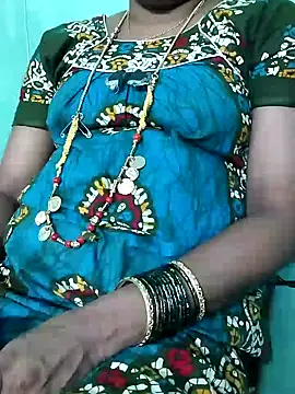 Snapshot of kasmika_kasmika chatting on December 19, 7:51 pm kasmika kasmika online show from December 19, 7:51 pm