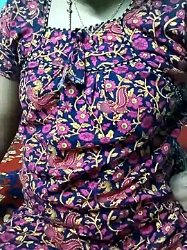 Snapshot of kasmika_kasmika chatting on December 23, 8:44 am kasmika kasmika online show from December 23, 8:44 am