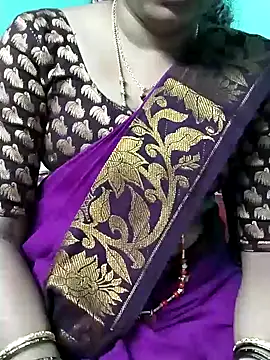 Snapshot of kasmika_kasmika chatting on December 25, 3:49 pm kasmika kasmika online show from December 25, 3:49 pm