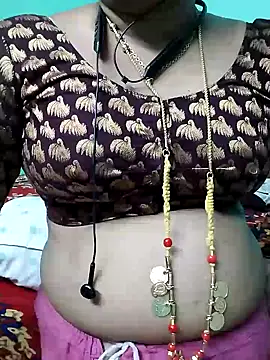 Snapshot of kasmika_kasmika chatting on December 25, 7:13 pm kasmika kasmika online show from December 25, 7:13 pm