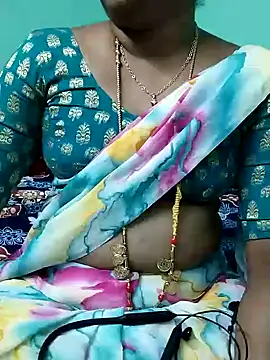 Snapshot of kasmika_kasmika chatting on January 4, 4:43 pm kasmika kasmika online show from January 4, 4:43 pm