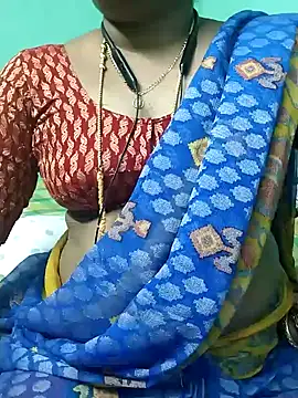 Snapshot of kasmika_kasmika chatting on January 11, 6:44 pm kasmika kasmika online show from January 11, 6:44 pm