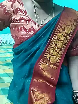 Snapshot of kasmika_kasmika chatting on January 12, 4:18 pm kasmika kasmika online show from January 12, 4:18 pm