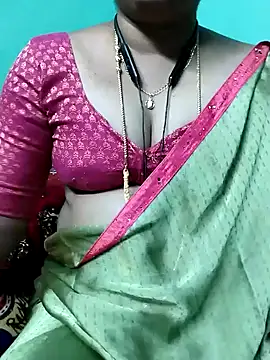 Snapshot of kasmika_kasmika chatting on February 3, 8:13 pm kasmika kasmika online show from February 3, 8:13 pm