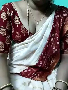 Snapshot of kasmika_kasmika chatting on February 7, 5:07 pm kasmika kasmika online show from February 7, 5:07 pm