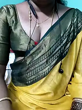 Snapshot of kasmika_kasmika chatting on February 13, 8:13 pm kasmika kasmika online show from February 13, 8:13 pm