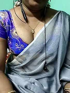 Snapshot of kasmika_kasmika chatting on February 14, 7:33 pm kasmika kasmika online show from February 14, 7:33 pm