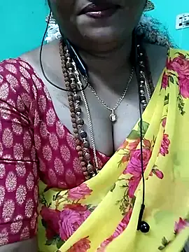 Snapshot of kasmika_kasmika chatting on February 20, 5:51 pm kasmika kasmika online show from February 20, 5:51 pm