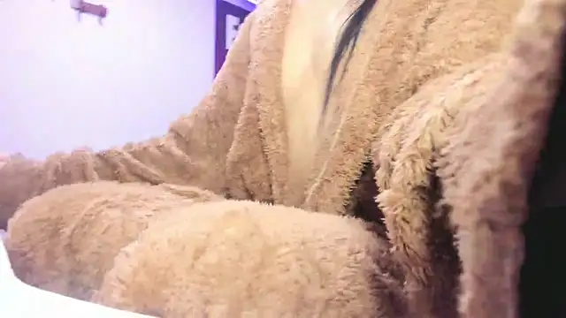 Snapshot of meribeth303av chatting on December 6, 11:03 pm meribeth303av online show from December 6, 11:03 pm