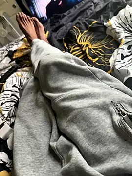 Snapshot of Big-dick_1 chatting on November 9, 5:33 pm Big-dick 1 online show from November 9, 5:33 pm