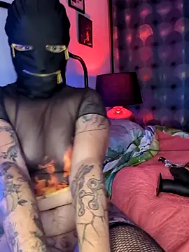 SaihtamX online show from October 2, 11:45 pm