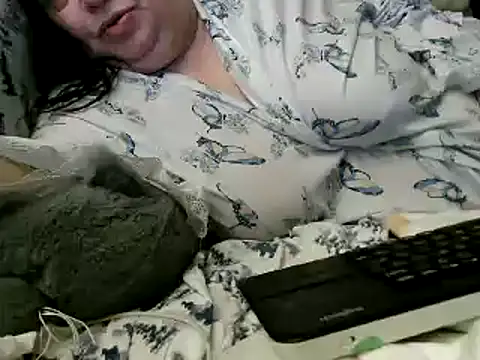 Snapshot of WHITEDAROSE chatting on January 27, 11:11 pm WHITEDAROSE online show from January 27, 11:11 pm