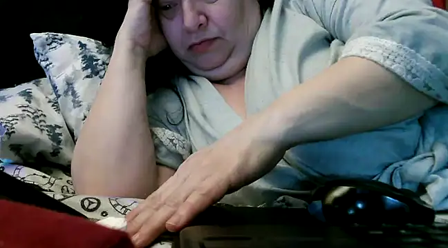 Snapshot of WHITEDAROSE chatting on February 20, 6:46 pm WHITEDAROSE online show from February 20, 6:46 pm