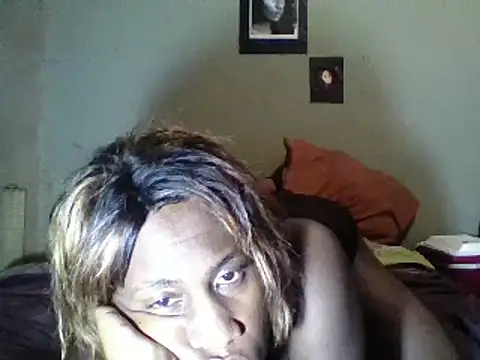 Snapshot of Moorella1 chatting on February 25, 7:47 pm Moorella1 online show from February 25, 7:47 pm