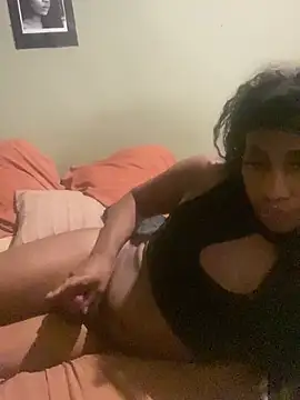 Snapshot of Moorella1 chatting on December 14, 8:02 pm Moorella1 online show from December 14, 8:02 pm