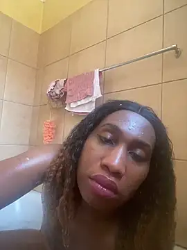 Snapshot of Moorella1 chatting on February 5, 9:36 am Moorella1 online show from February 5, 9:36 am