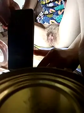 Snapshot of Holly_Bette chatting on January 10, 8:40 am Holly Bette online show from January 10, 8:40 am