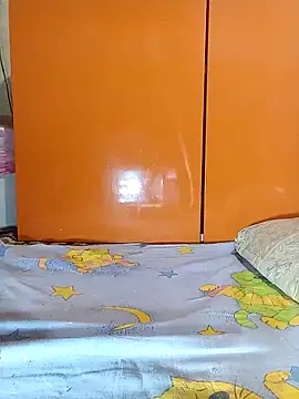 Snapshot of Holly_Bette chatting on February 9, 4:04 am Holly Bette online show from February 9, 4:04 am