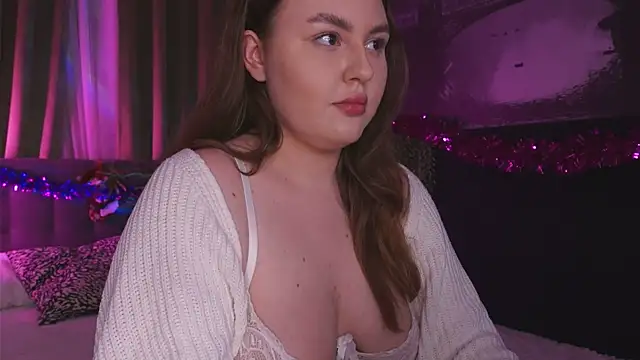 Mia  Peach online show from December 21, 11:56 pm