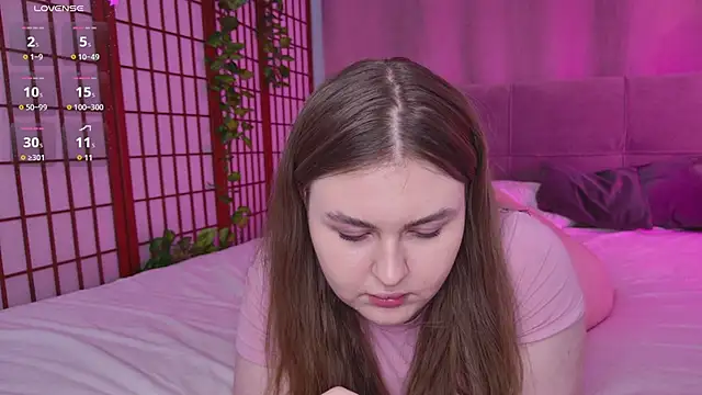 Mia  Peach online show from February 20, 6:17 am