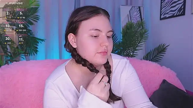 Mia  Peach online show from March 14, 12:10 am