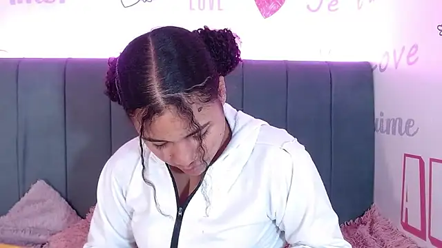 Snapshot of KittyBrookex chatting on September 10, 2:39 pm KittyBrookex online show from September 10, 2:39 pm