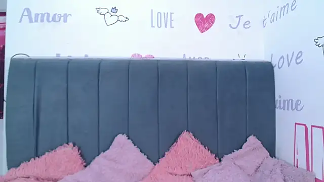 Snapshot of KittyBrookex chatting on November 17, 1:39 pm KittyBrookex online show from November 17, 1:39 pm