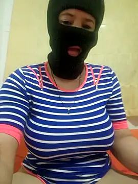 Snapshot of lamorbosa37 chatting on January 19, 10:28 pm lamorbosa37 online show from January 19, 10:28 pm