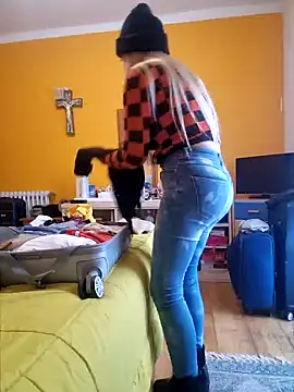 Snapshot of lamorbosa37 chatting on January 23, 8:57 am lamorbosa37 online show from January 23, 8:57 am