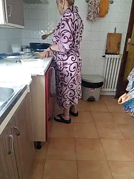 Snapshot of lamorbosa37 chatting on February 4, 10:54 am lamorbosa37 online show from February 4, 10:54 am