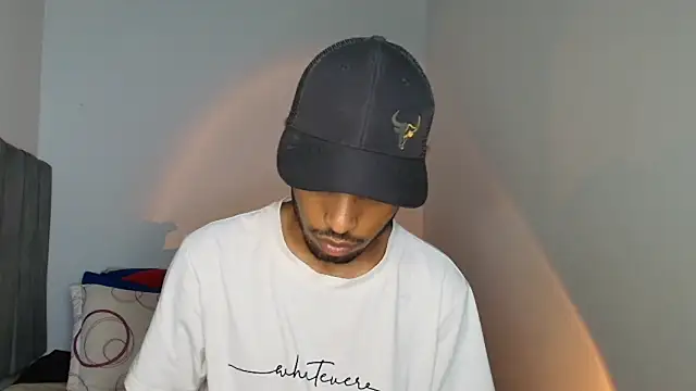 Snapshot of colinbrown chatting on November 26, 11:22 am colinbrown online show from November 26, 11:22 am