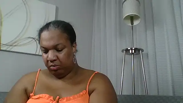 Snapshot of Badgirlbrittt chatting on October 24, 4:47 pm Badgirlbrittt online show from October 24, 4:47 pm