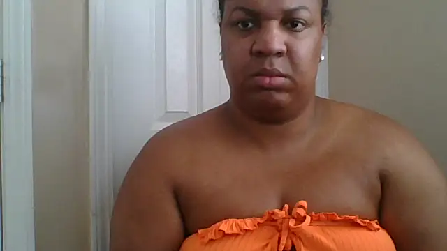 Snapshot of Badgirlbrittt chatting on December 16, 7:30 pm Badgirlbrittt online show from December 16, 7:30 pm