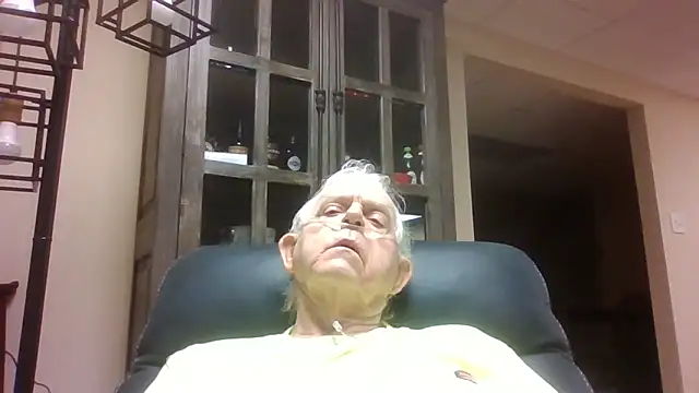 Snapshot of bootlegmanz chatting on September 9, 11:54 am bootlegmanz online show from September 9, 11:54 am