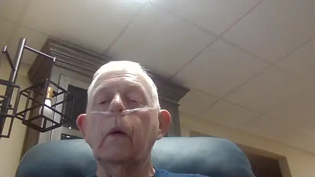 Snapshot of bootlegmanz chatting on September 12, 9:48 pm bootlegmanz online show from September 12, 9:48 pm