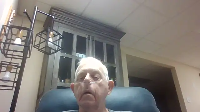 Snapshot of bootlegmanz chatting on September 21, 1:57 pm bootlegmanz online show from September 21, 1:57 pm