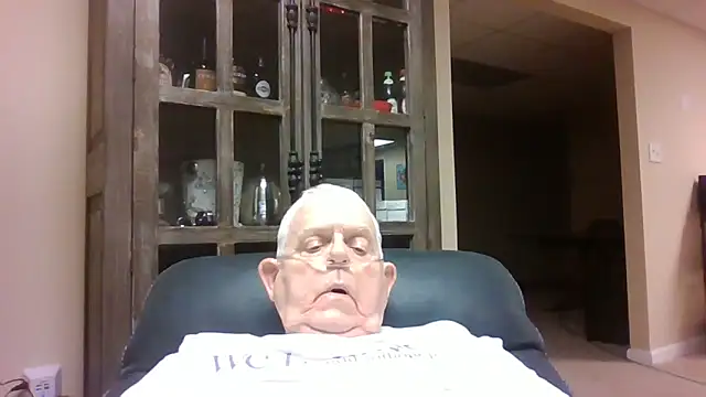 Snapshot of bootlegmanz chatting on September 22, 1:24 pm bootlegmanz online show from September 22, 1:24 pm