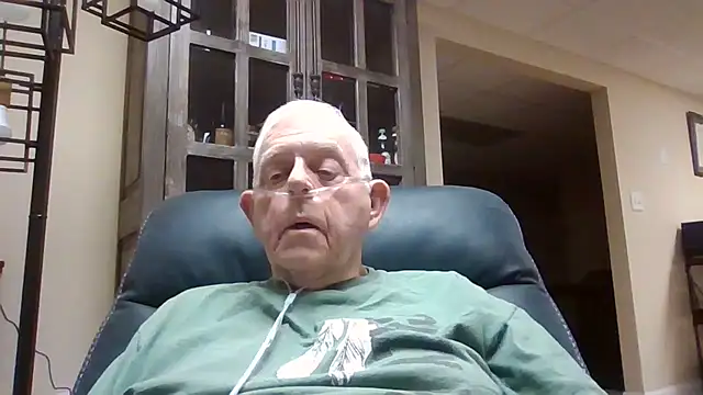 Snapshot of bootlegmanz chatting on September 28, 1:16 pm bootlegmanz online show from September 28, 1:16 pm