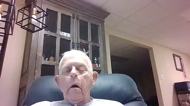 Snapshot of bootlegmanz chatting on October 1, 8:04 pm bootlegmanz online show from October 1, 8:04 pm