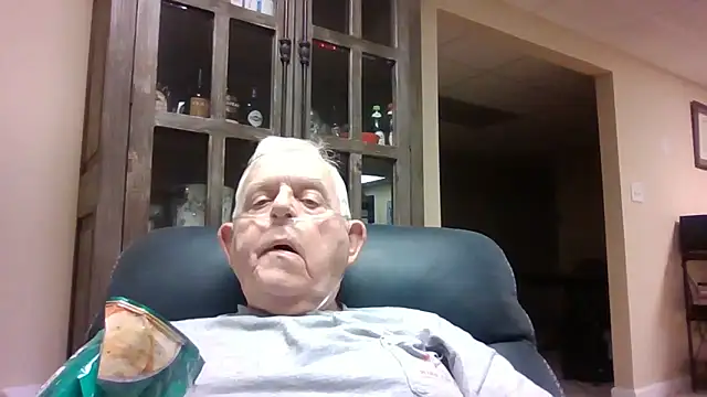 Snapshot of bootlegmanz chatting on October 4, 5:22 pm bootlegmanz online show from October 4, 5:22 pm