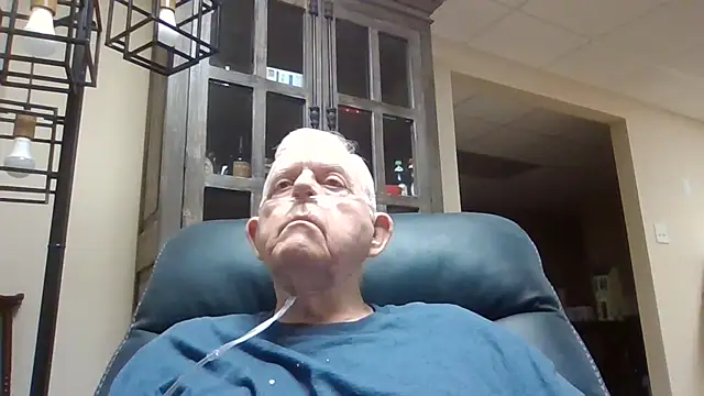 Snapshot of bootlegmanz chatting on October 7, 12:46 pm bootlegmanz online show from October 7, 12:46 pm