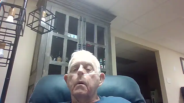 Snapshot of bootlegmanz chatting on October 8, 1:25 am bootlegmanz online show from October 8, 1:25 am