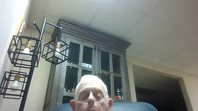 Snapshot of bootlegmanz chatting on October 17, 1:25 pm bootlegmanz online show from October 17, 1:25 pm