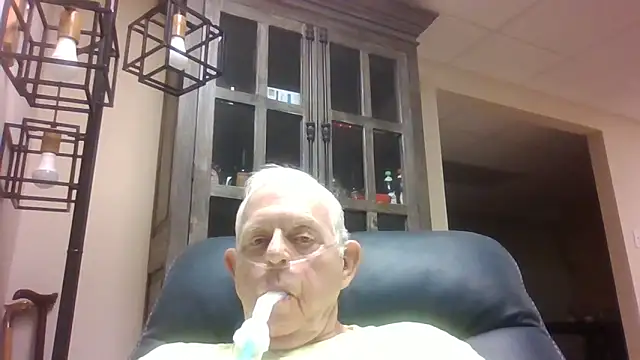 Snapshot of bootlegmanz chatting on October 19, 4:51 pm bootlegmanz online show from October 19, 4:51 pm