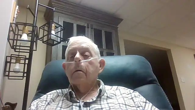 Snapshot of bootlegmanz chatting on October 21, 3:02 pm bootlegmanz online show from October 21, 3:02 pm