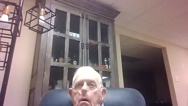 Snapshot of bootlegmanz chatting on October 27, 1:48 pm bootlegmanz online show from October 27, 1:48 pm