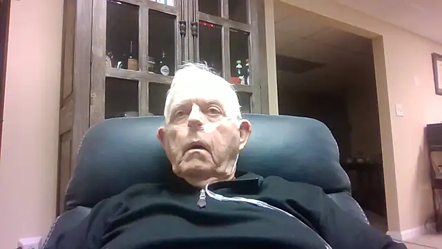 Snapshot of bootlegmanz chatting on November 2, 2:41 pm bootlegmanz online show from November 2, 2:41 pm